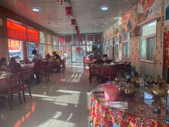 大堂-何适山庄 ·可团建(水长城P2停车场店)