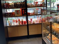 面包甜点陈列柜-星巴克(美丽华花园店)