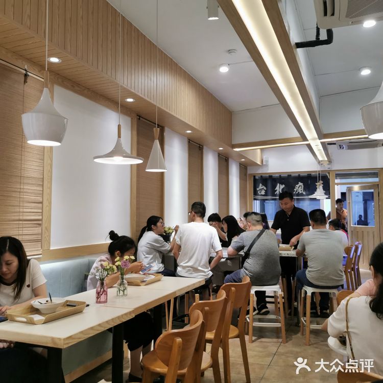 吃过了M记香芋派还不过瘾，糖水走起