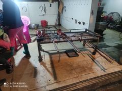 -黄记四更烤乳猪店