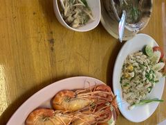 -J Daeng Seafood