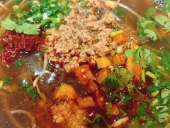 -爆炸头阿姨小四川正宗川味小吃(无任何分店)