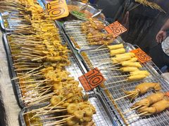 -席娜卡琳火车铁道夜市