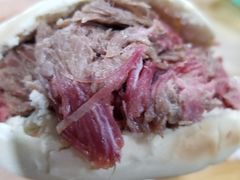 纯瘦腊肉夹馍-邢老三肉丸糊辣汤(西安总店)