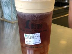 红茶黑糖玛奇朵-1点点(领事馆店)