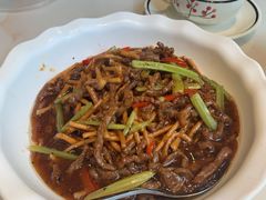 馓子牛肉丝-刘胖子家常菜·蹄花焖藕(兴业店)