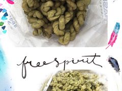 -上海哈尔滨食品厂(环球港店)