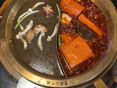 -小天鹅火锅·一线江景洪鼎旗舰店(洪崖洞店)