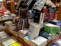 -西西弗书店&矢量咖啡(凯德晶萃广场店)