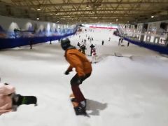 -乔波室内滑雪场