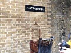 -九又四分之三站台哈利波特商店