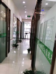 -苗医生专业祛痘·皮肤管理