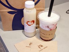 小雪荔枝瑞纳冰-瑞幸咖啡(尼盛尚品汇店)