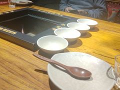 -老牌坊云南鱼豆花火锅(爱建店)