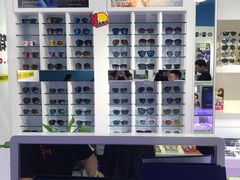 -提一眼镜·蔡司·依视路(小寨店)