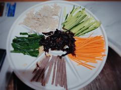 鸡丝凉米线-云海肴云南菜·蒸汽石锅鱼(新奥店)