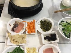 -在蒙自过桥米线