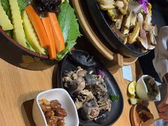 -一朵菌·野生菌探索家火锅(南亚店)