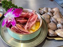 -围炉肉舍•炭烤活鳗•丹东海鲜烤肉(步行街店)