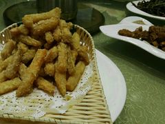 -老码头黑皮肘子锅包肉(赣水路店)