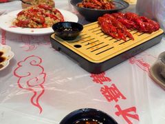-肥肥虾庄·金牌油焖大虾(汉街SKP店)