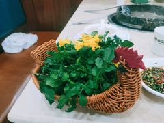 -墨脱石锅椰子鸡•香草鸭•东山羊(大东海店)