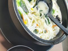 -灵芝妹子海鲜米线(香炉礁山姆店)