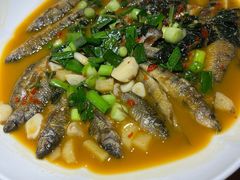 -头上红煨盐鸡·非遗院子餐厅