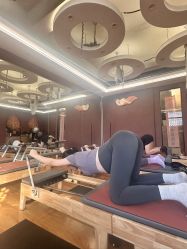 -威思丽高温瑜伽会馆