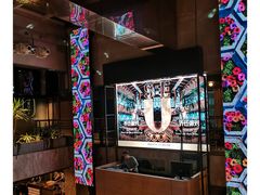 -The ROOF (通盈中心店)