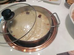 -洪氏嗨捞·猪肚鸡火锅(阳光天地店)