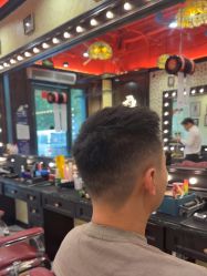 -东方先生国潮男士理发馆