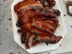 -黄记四更烤乳猪店