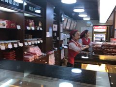-红宝石·鲜奶小方·海派西点房(南丹店)