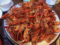 -虾弄弄海派小龙虾·牛羊蝎子火锅