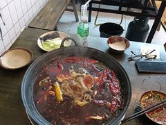 -黄潇洒老火锅(九眼桥宏济巷店)
