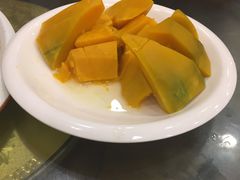 -石磨豆花家常菜·牦牛排土火锅