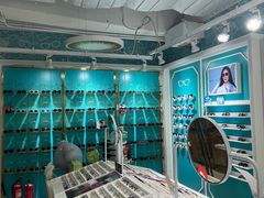 -英伦眼镜蔡司依视路折扣店(通州万达店)