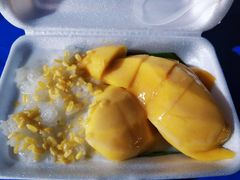 -芒果糯米饭摊子