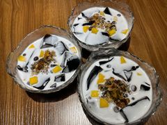 黑糖桃胶椰奶冰-POKEE VIA&Brunch·维娅(重庆来福士店)