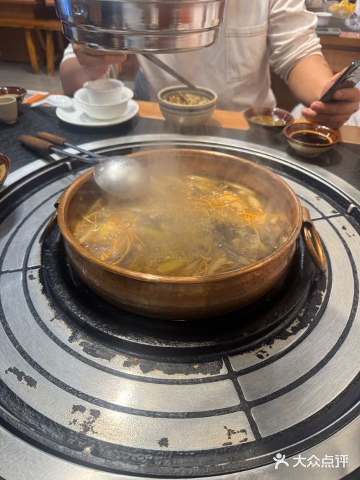 阿山卓·野生菌火锅·纳西火塘烤肉图片