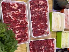 -杨老板·海鲜集市火锅·鲜切牛肉(中防万宝店)