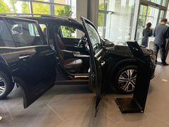 -奔驰上海利星(七宝店)