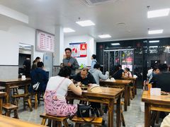 大堂-何记酿皮店(西流湾店)