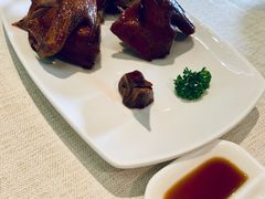 脆皮烧乳鸽-御宝轩(益丰·外滩源店)