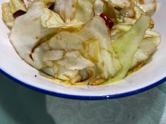 手撕包菜-昱龙大盆牛蛙馆(三兴街总店)