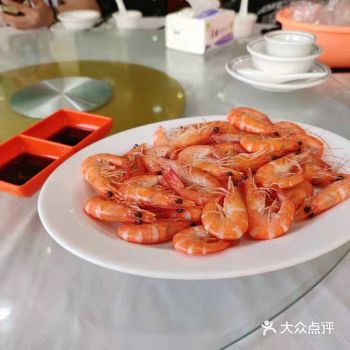 今天和朋友一起出去办事发现了一家好吃的海鲜餐厅