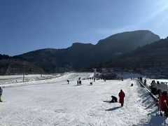 -济南卧虎山滑雪场