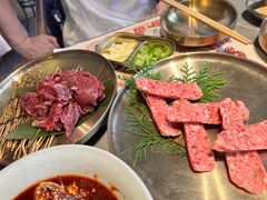 -草家酱蟹炭火烤肉店(珲春南路一店)