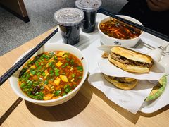西付岐山臊子面-白起肉夹馍